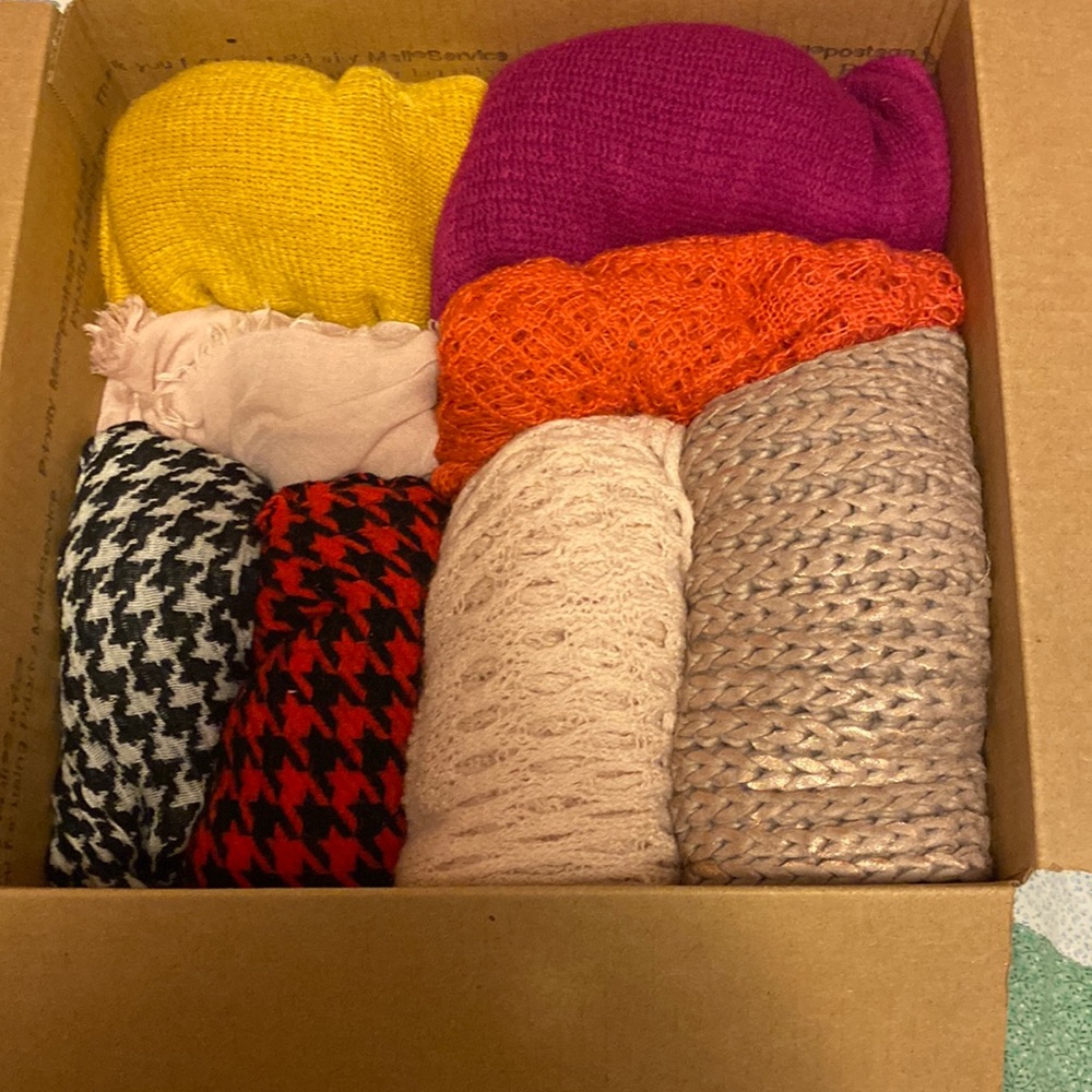 8 Scarf shown in the picture